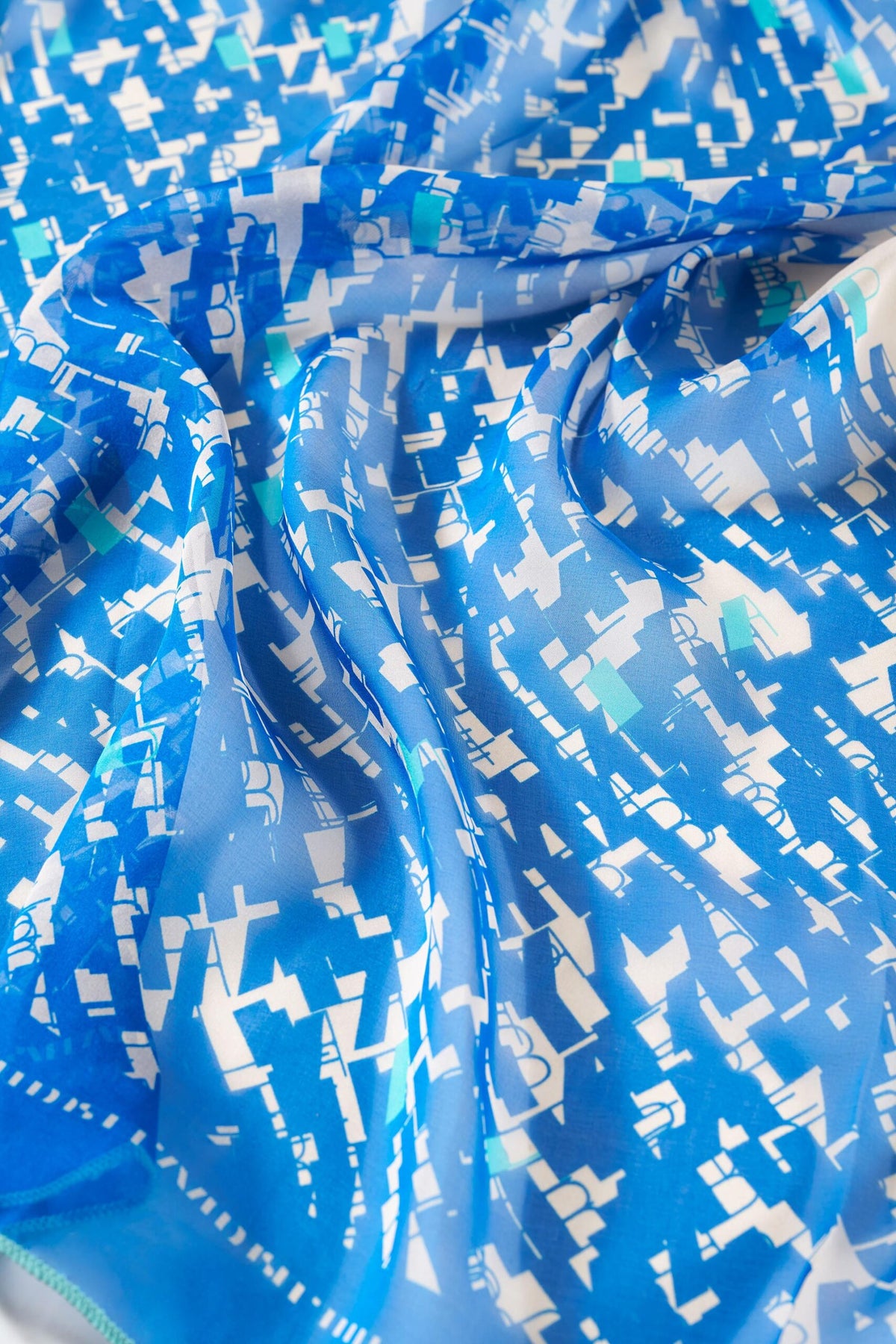 Signature Pure Silk Foulard – Y2024 Love Edition